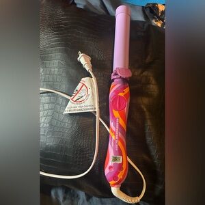 Beach waver co. Retro waver S1.25 1 inch curling wand